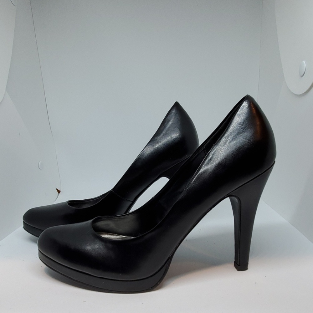 Apt 9 Black Pumps Heels - 9 M